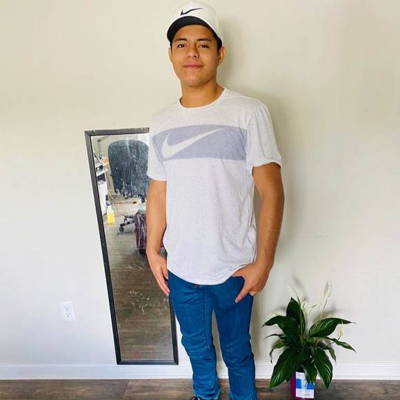 Meet your Posher, Rafael - Picture 1 of 1